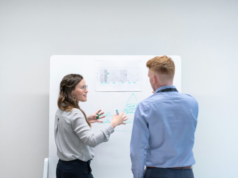 Welche Herausforderungen gibt es bei der Lead-Generierung als Immobilienmakler und wie überwindet man sie?