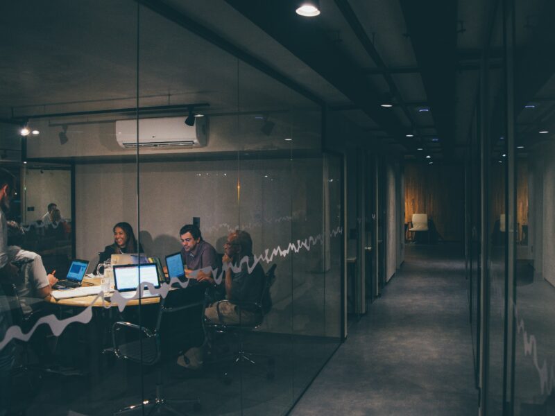 Welche Strategien gibt es für die Nutzung von Google Ads zur Lead-Generierung als Webdesigner?